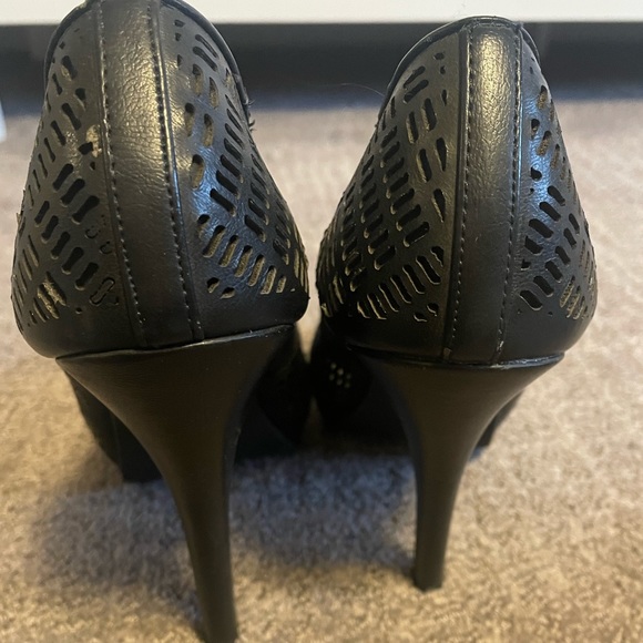 Nine West Black leather heels - Picture 3 of 3